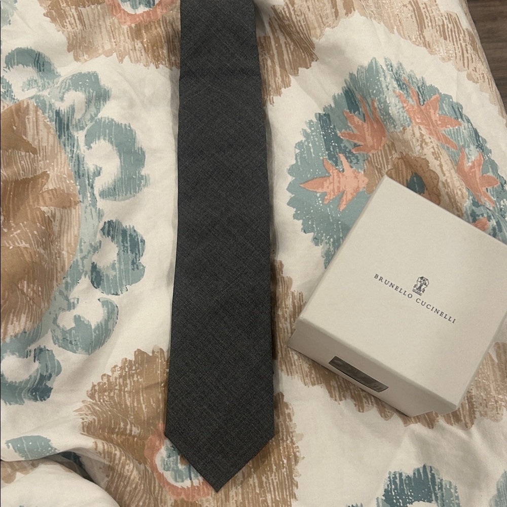 Brunello Cucinelli Men's Charcoal Textured Silk Tie